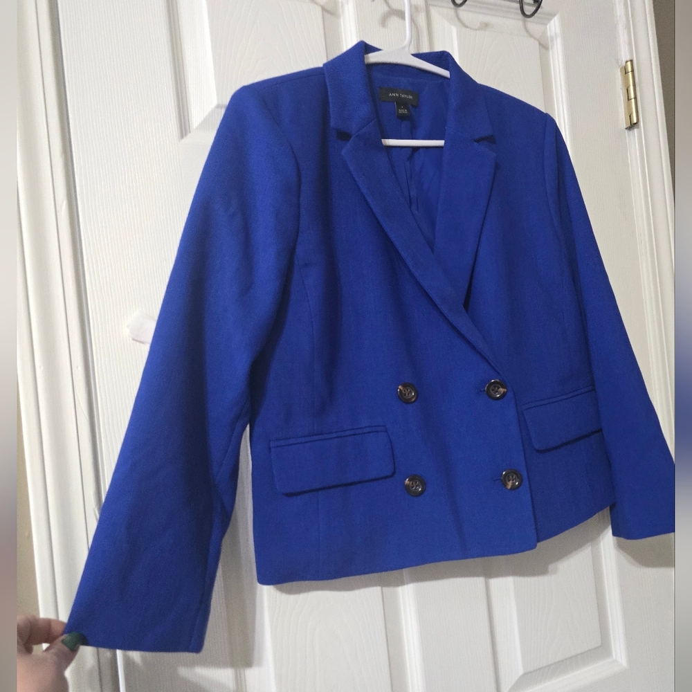 Cropped Boxy Blue Blazer by Ann Taylor, Relaxed Fit, Fully Lined, Size 6, EUC! - Picture 4 of 15
